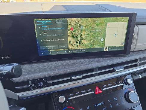 Used 2025 Hyundai Santa Fe Limited image 23