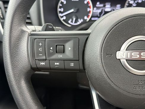 Used 2024 Nissan Rogue SV AWD/4WD image 17