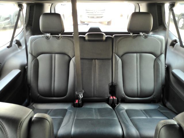 Used 2025 Jeep Wagoneer L Series II AWD/4WD image 33