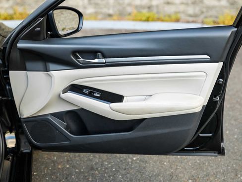 Used 2022 Nissan Altima 2.5 Platinum image 14