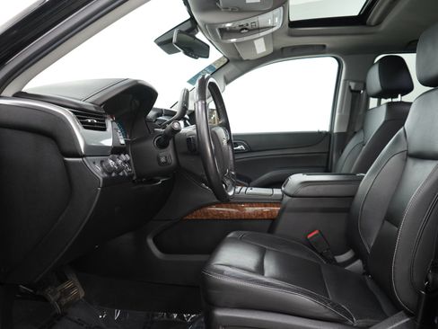 Used 2020 Chevrolet Tahoe Premier w/ RST 6.2L Performance Edition AWD/4WD image 25