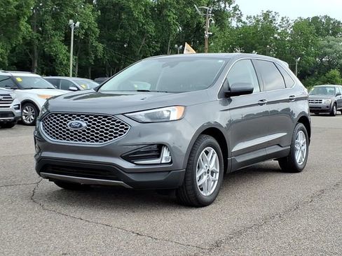 Certified 2023 Ford Edge SEL w/ Convenience Package AWD/4WD image 3
