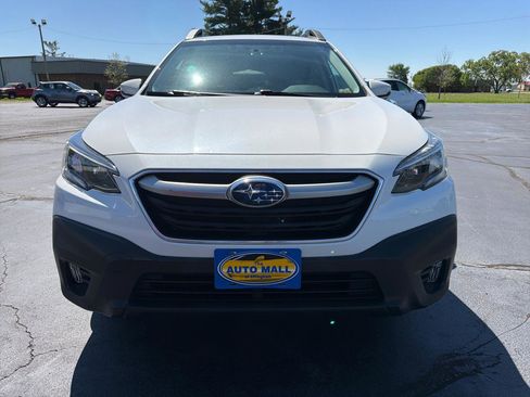 Used 2020 Subaru Outback Premium AWD/4WD image 2