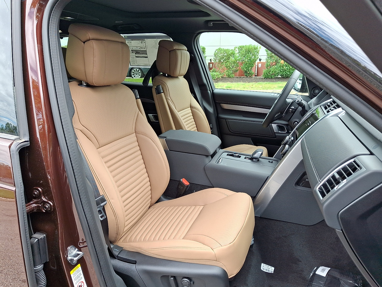 New 2026 Land Rover Discovery Limited Edition AWD/4WD image 3