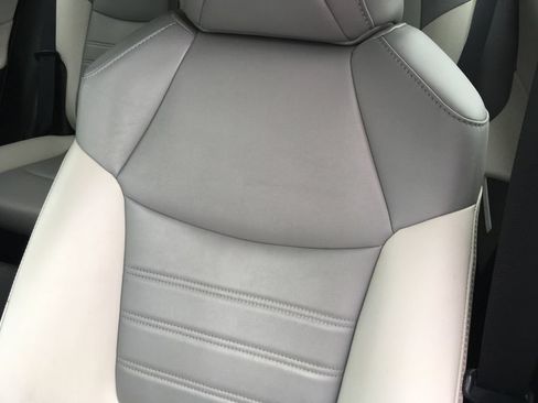 Used 2021 Toyota RAV4 XLE Premium AWD/4WD image 23