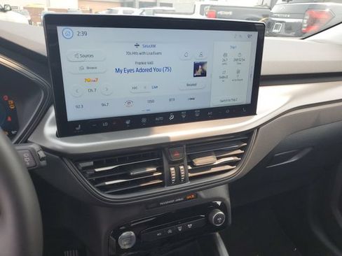 Used 2023 Ford Escape Active w/ Tech Pack #2 AWD/4WD image 19