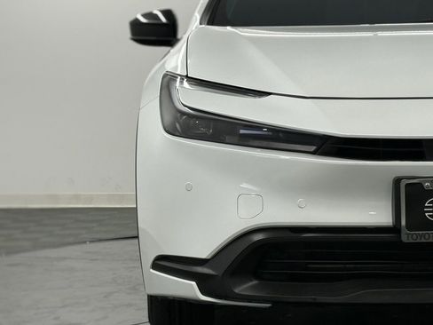 Used 2024 Toyota Prius LE image 4