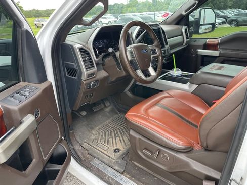 Used 2022 Ford F250 King Ranch w/ King Ranch Ultimate Package AWD/4WD image 3