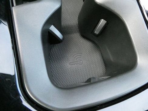 Used 2022 Volkswagen ID.4 Pro image 13