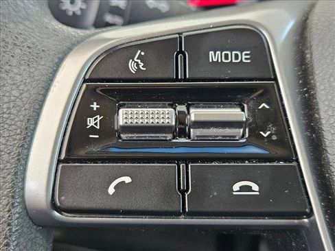 Used 2019 Kia Sorento LX image 16