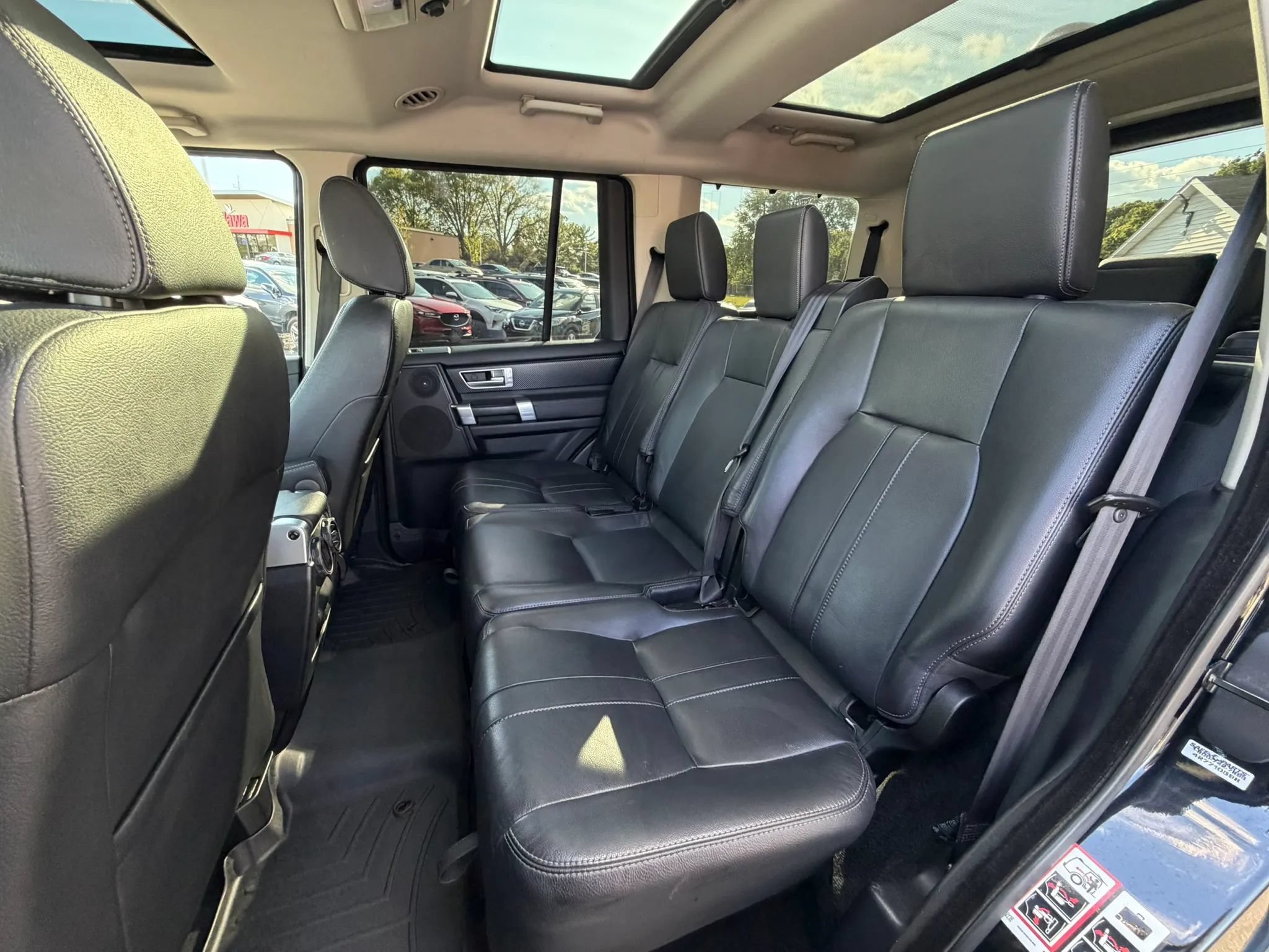 Used 2016 Land Rover LR4 HSE Silver Edition AWD/4WD image 27