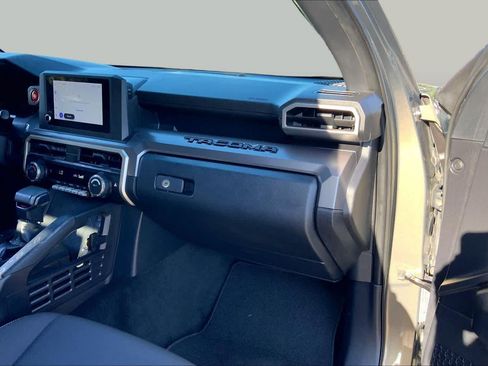 Used 2024 Toyota Tacoma TRD Off-Road AWD/4WD image 18
