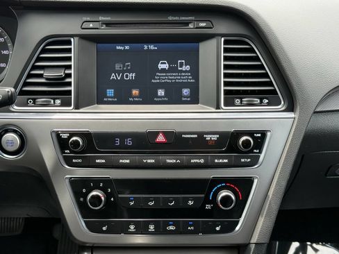 Used 2017 Hyundai Sonata Sport w/ Value Edition Package 02 FWD image 18