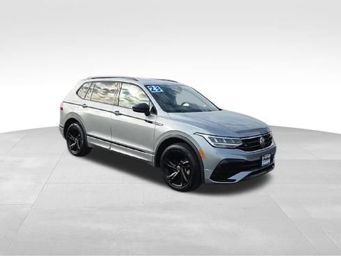 Used 2023 Volkswagen Tiguan SE R-Line FWD image 2