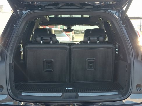 Certified 2022 Cadillac XT6 Premium Luxury w/ Technology Package AWD/4WD image 28