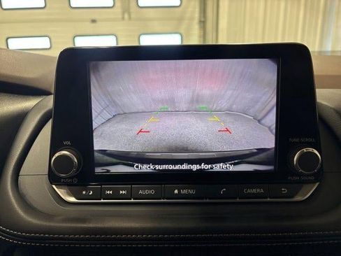 Used 2023 Nissan Rogue SV image 20