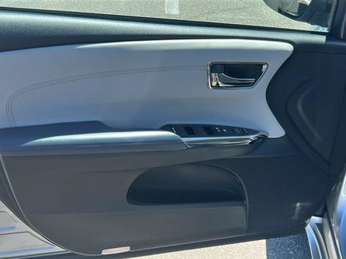 Used 2015 Toyota Avalon XLE Premium FWD image 16