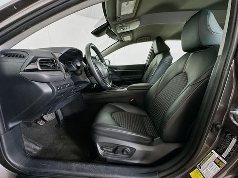 Used 2024 Toyota Camry SE image 13