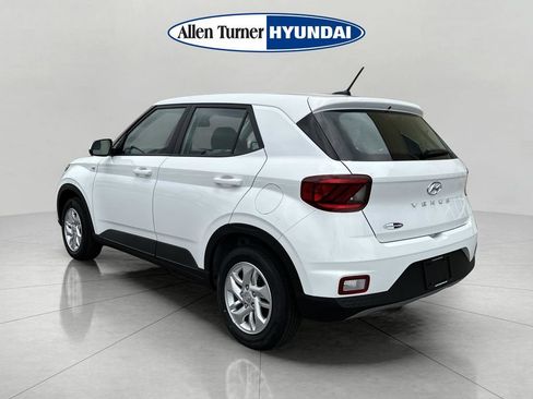 New 2026 Hyundai Venue SE FWD image 5