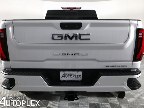Used 2024 GMC Sierra 2500 Denali Ultimate image 6