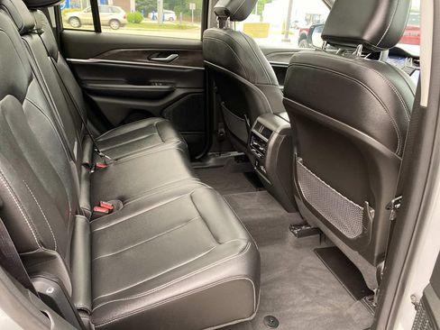 Certified 2023 Jeep Grand Cherokee Limited AWD/4WD image 26