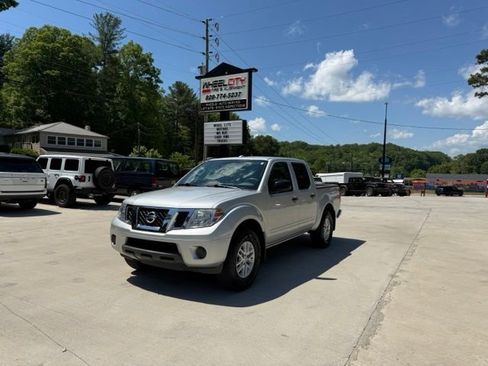 Used 2018 Nissan Frontier SV AWD/4WD image 13