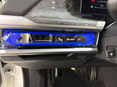 Certified 2023 BMW 760i xDrive w/ Parking Assistance Package AWD/4WD image 10