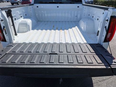 Used 2025 GMC Sierra 1500 SLT image 32