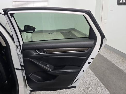 Used 2018 Honda Accord Touring image 28