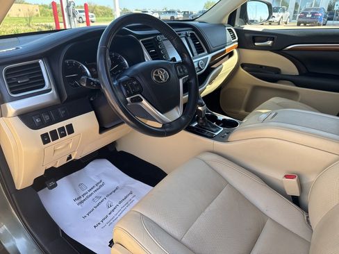 Used 2018 Toyota Highlander Limited image 7