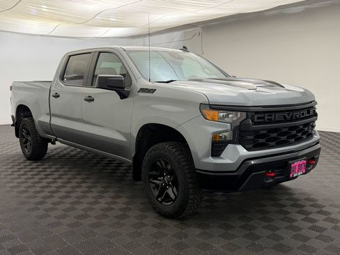 Used 2023 Chevrolet Silverado 1500 Custom Trail Boss w/ LPO, Dark Essentials Package image 7