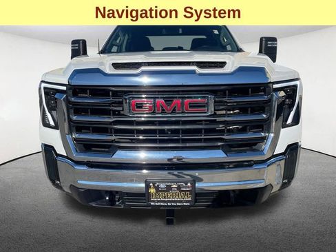 Used 2024 GMC Sierra 2500 SLE w/ SLE Convenience Package image 4