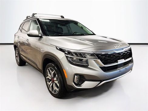 Used 2023 Kia Seltos SX image 1