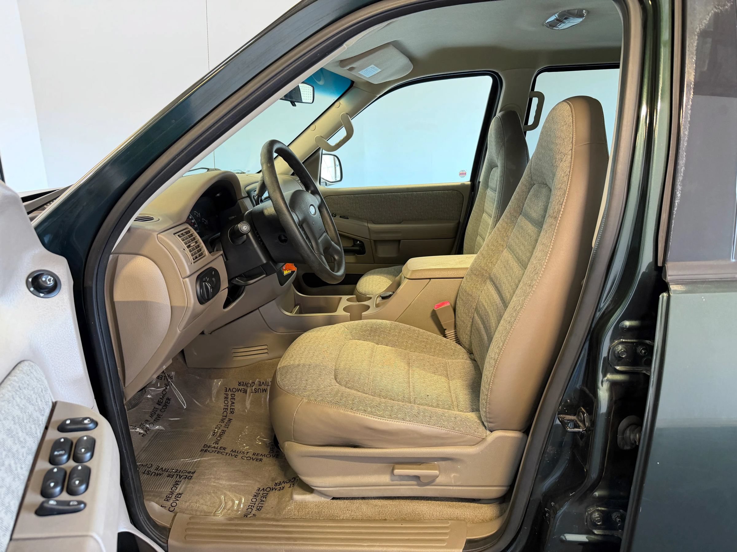 Used 2002 Ford Explorer XLS RWD image 9