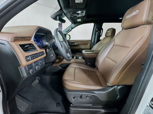 Used 2024 Chevrolet Tahoe High Country RWD image 24