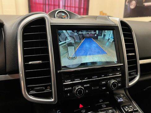 Used 2016 Porsche Cayenne AWD/4WD image 29
