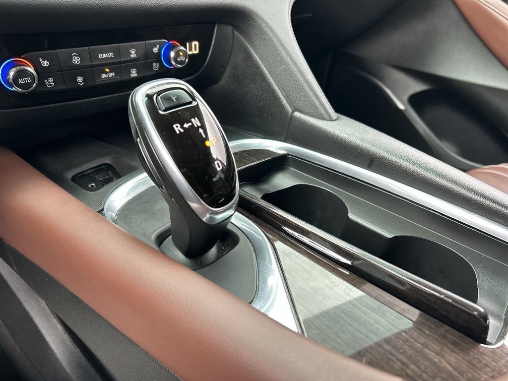 Used 2020 Buick Enclave Avenir w/ Avenir Technology Package FWD image 16