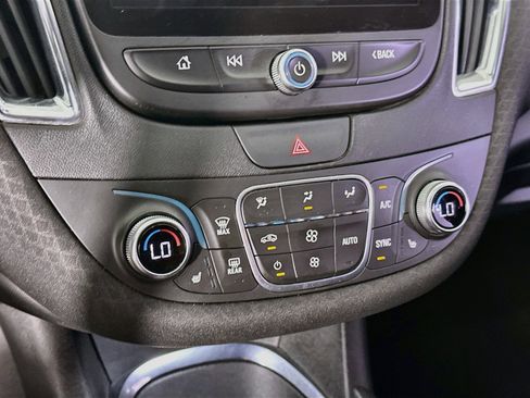 Used 2019 Chevrolet Malibu LT FWD image 24