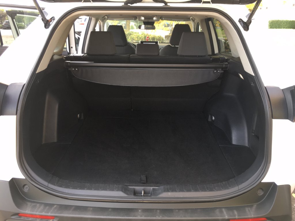 Used 2025 Toyota RAV4 XLE AWD/4WD image 31