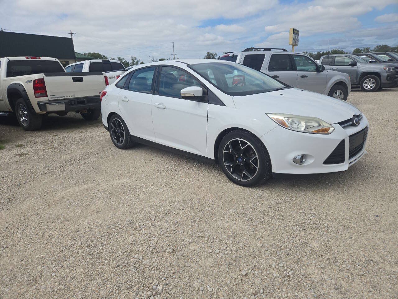 Used 2014 Ford Focus SE w/ Equipment Group 201A FWD image 1