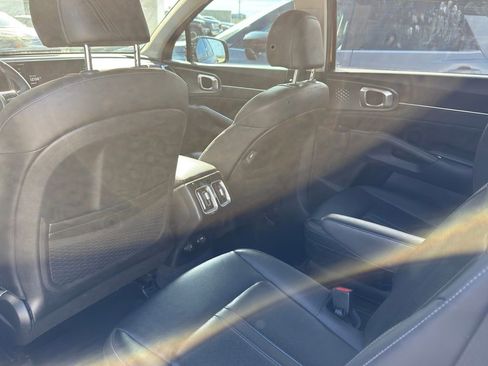 Used 2023 Kia Sorento SX image 28