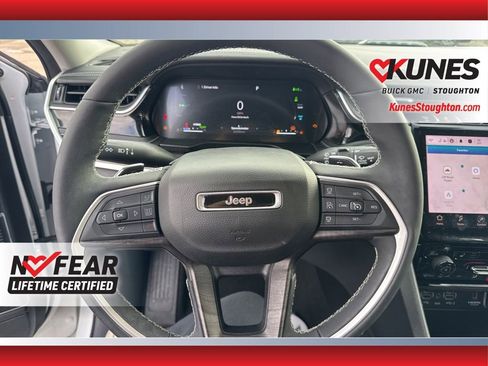 Used 2022 Jeep Grand Cherokee Limited 4xe image 27