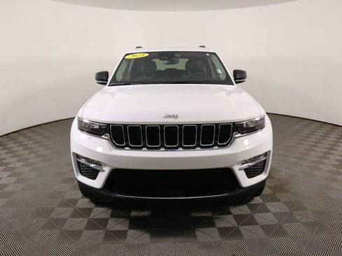 Used 2023 Jeep Grand Cherokee Limited image 2