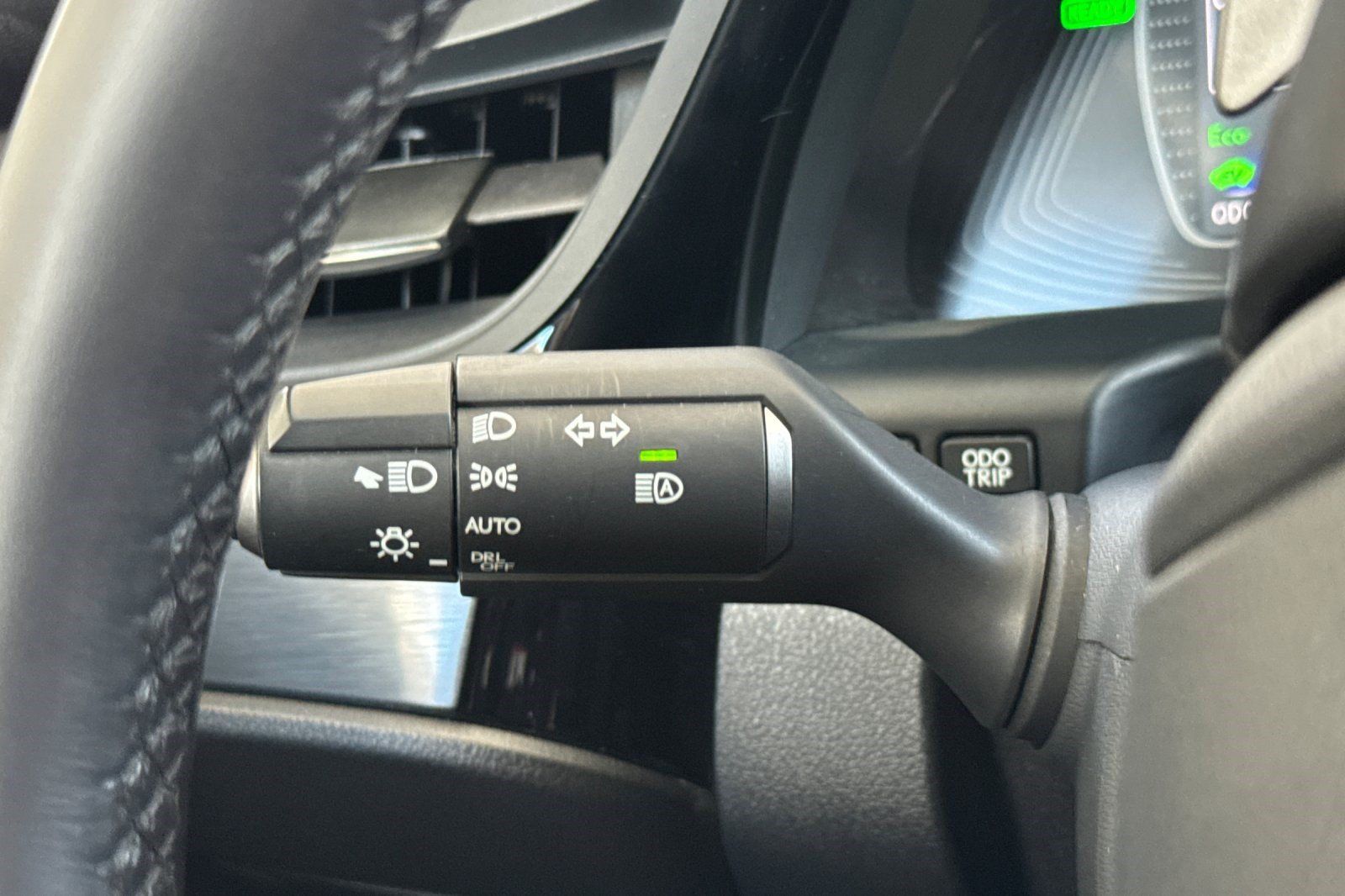 Certified 2025 Lexus ES 300h w/ Premium Package FWD image 31