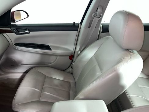 Used 2011 Chevrolet Impala LT w/ Luxury Edition Package FWD image 25