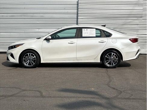 Used 2023 Kia Forte LXS FWD image 6