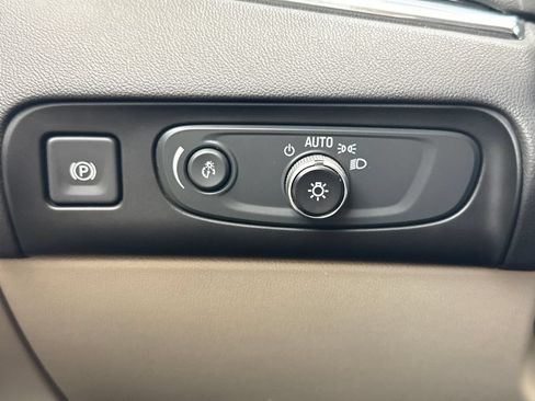 Certified 2021 Buick Enclave Premium w/ Sun and Sites Package AWD/4WD image 30