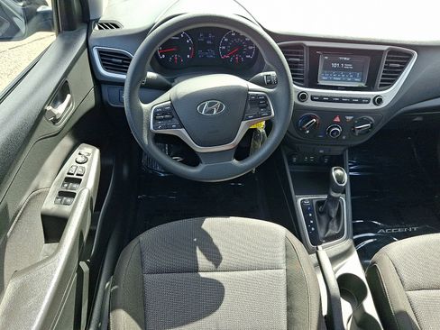 Used 2022 Hyundai Accent SE FWD image 12