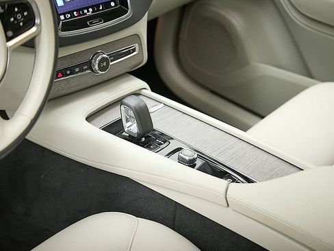 Certified 2023 Volvo XC90 T8 Plus image 15