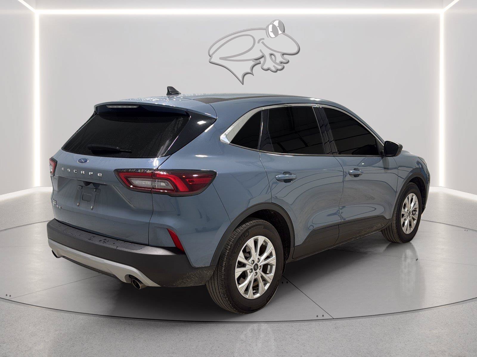 Used 2024 Ford Escape Active w/ Cold Weather Package FWD image 5